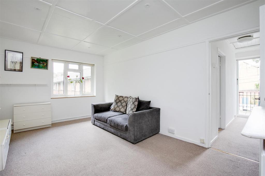 Glebe Close, Prince Of Wales Terrace... 1 bed flat £1,250 pcm (£288 pw)