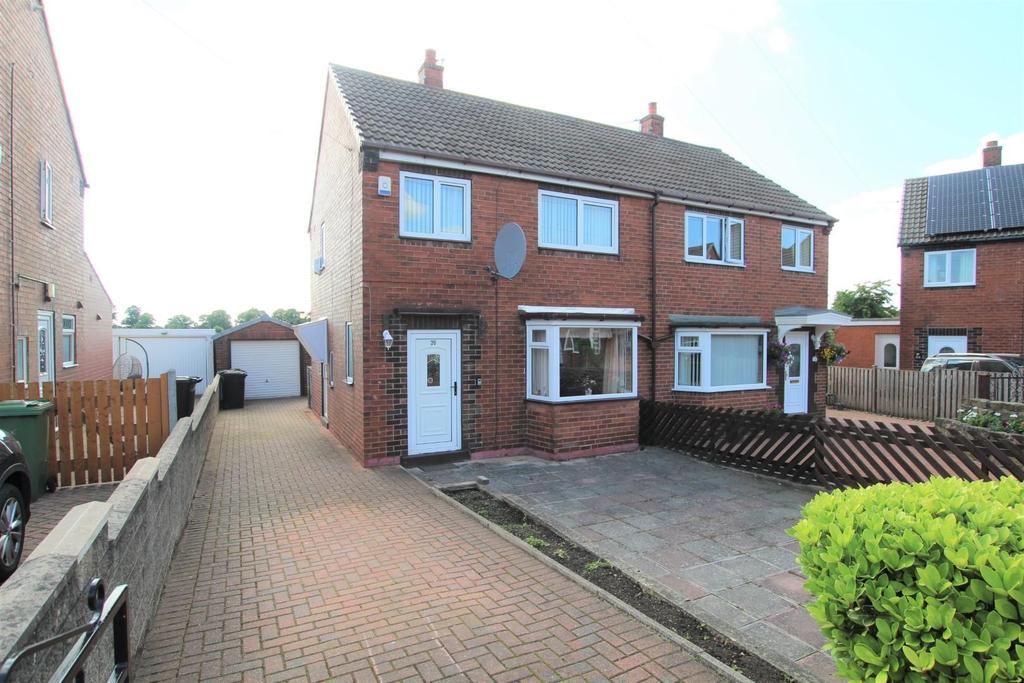 Park Grove, Swillington, Leeds 3 bed semidetached house £175,000