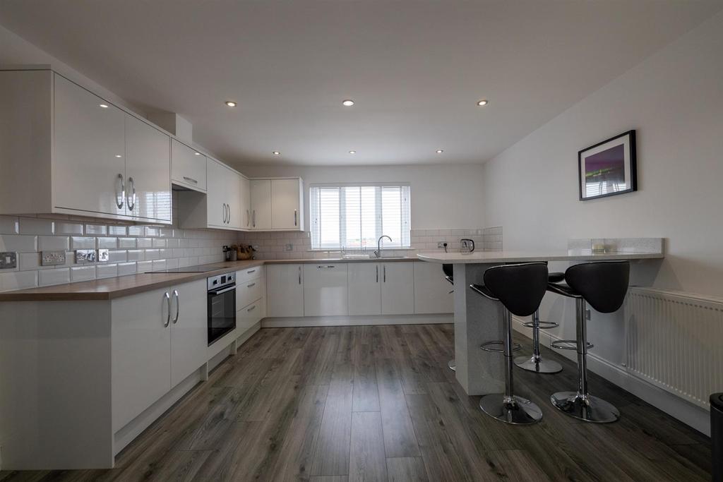 Kitchen / Breakfast Room
