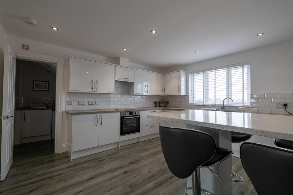 Kitchen / Breakfast Room
