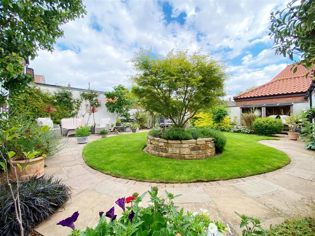 West End, Sedgefield, 4 bed end of terrace house £375,000