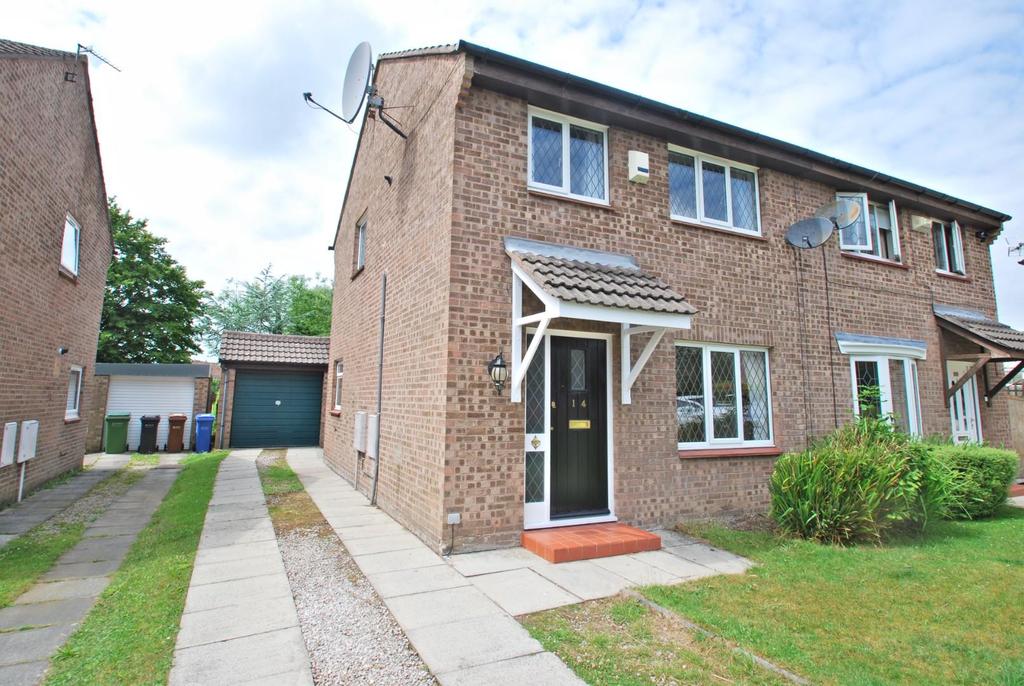 Totnes Avenue, Bramhall, Stockport 3 bed semidetached house £975 pcm (£225 pw)