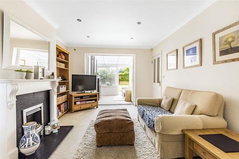 1 Churchfields, Wellington, TA21 8SD