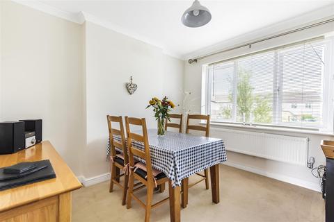 1 Churchfields, Wellington, TA21 8SD