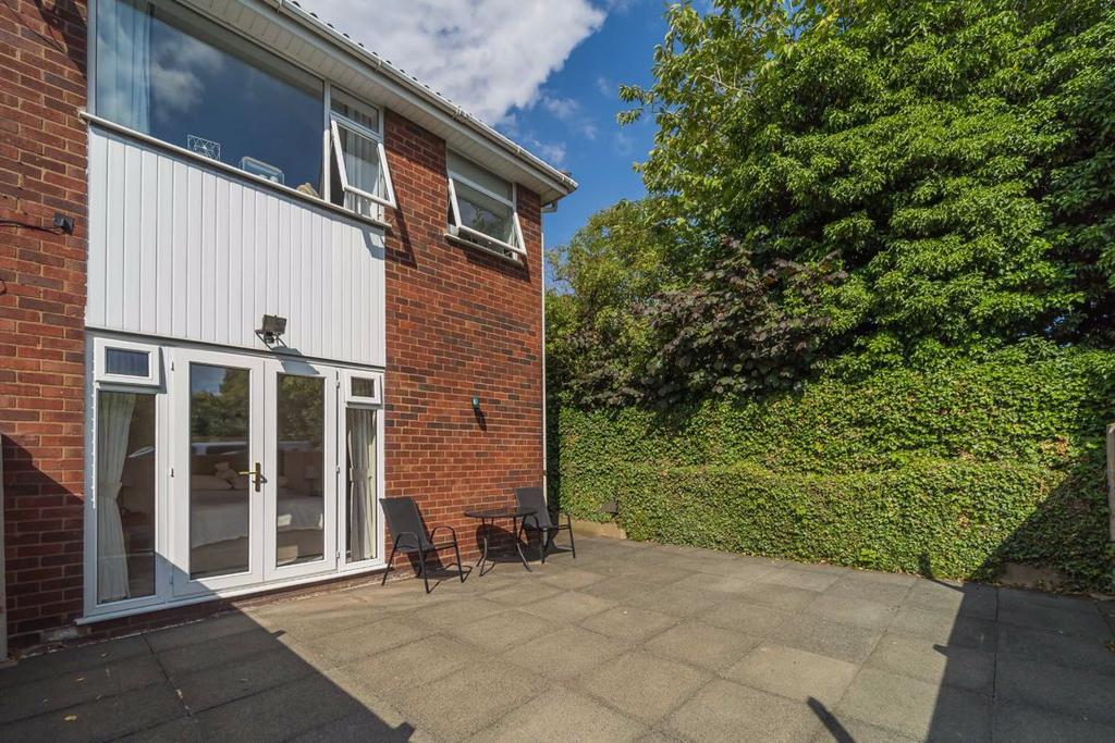 Flat 3, 34, Finchfield Road West, Finchfield, Wolverhampton, West Midlands, WV3 1 bed apartment