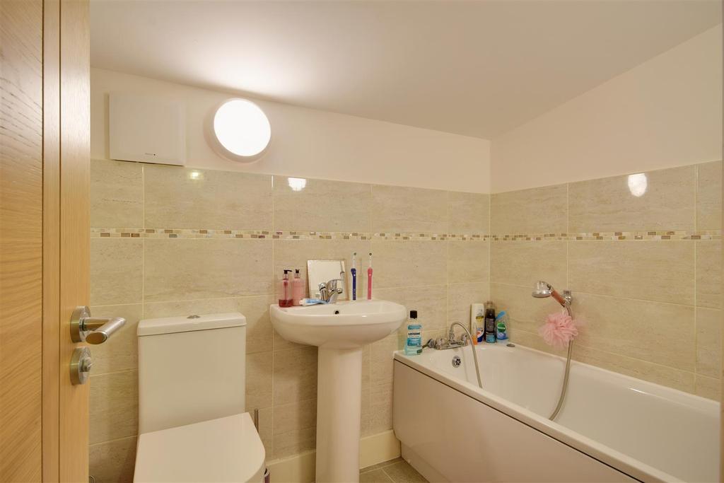 Bathroom suite