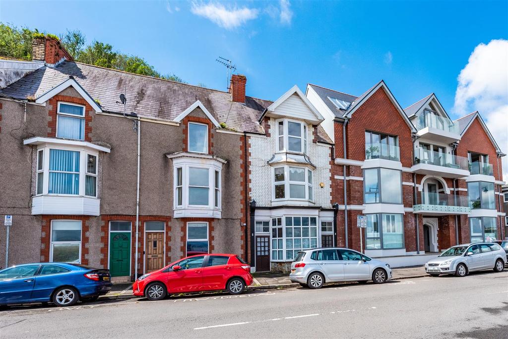 Mumbles Road, Mumbles, Swansea 2 bed terraced house £300,000