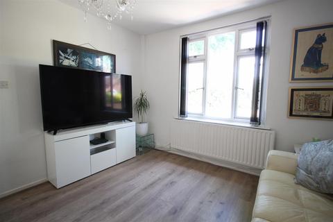 32 Abbey Road, Beeston, Nottingham, NG9 2QF