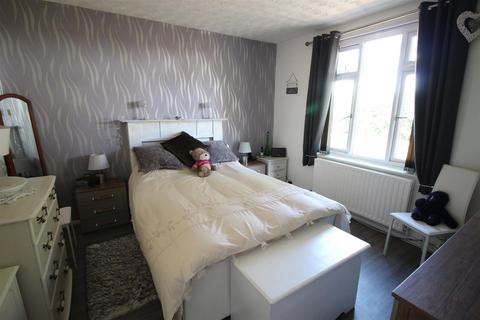 32 Abbey Road, Beeston, Nottingham, NG9 2QF