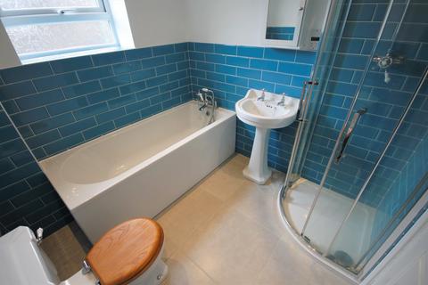 3 bedroom semi-detached house to rent, Cavendish Street, Yeadon, Leeds, LS19