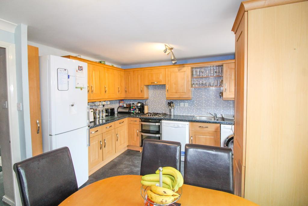 Millstream Close, Hitchin, SG4 3 bed terraced house £375,000