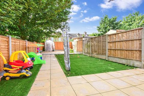 168 Henley Road, Ilford, IG1 2TR