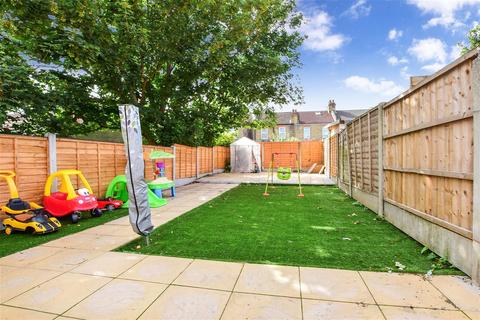 168 Henley Road, Ilford, IG1 2TR
