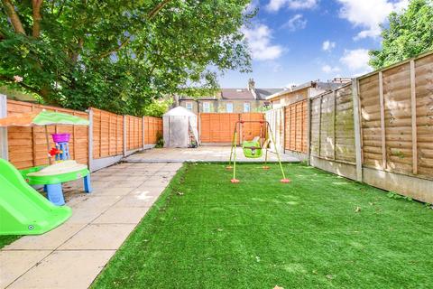 168 Henley Road, Ilford, IG1 2TR