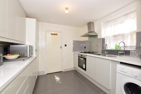 168 Henley Road, Ilford, IG1 2TR