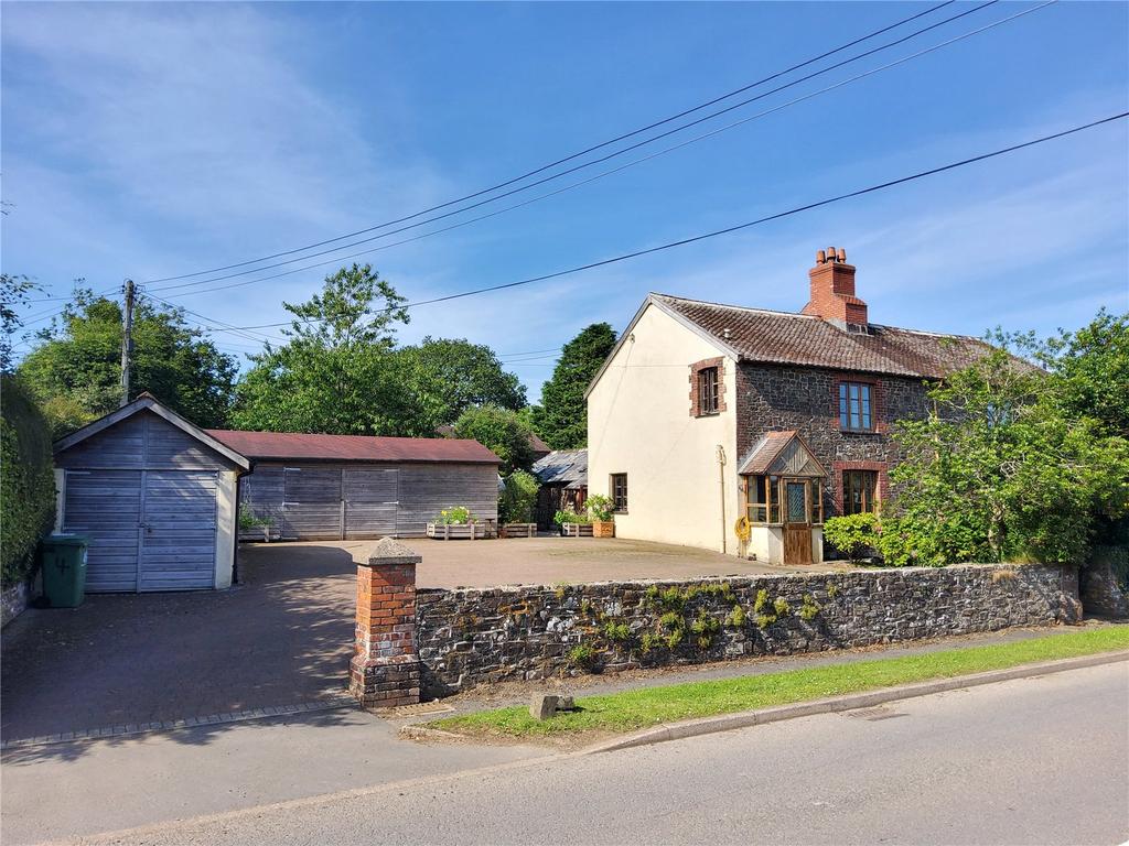 Torrington, Devon 4 bed semidetached house £425,000