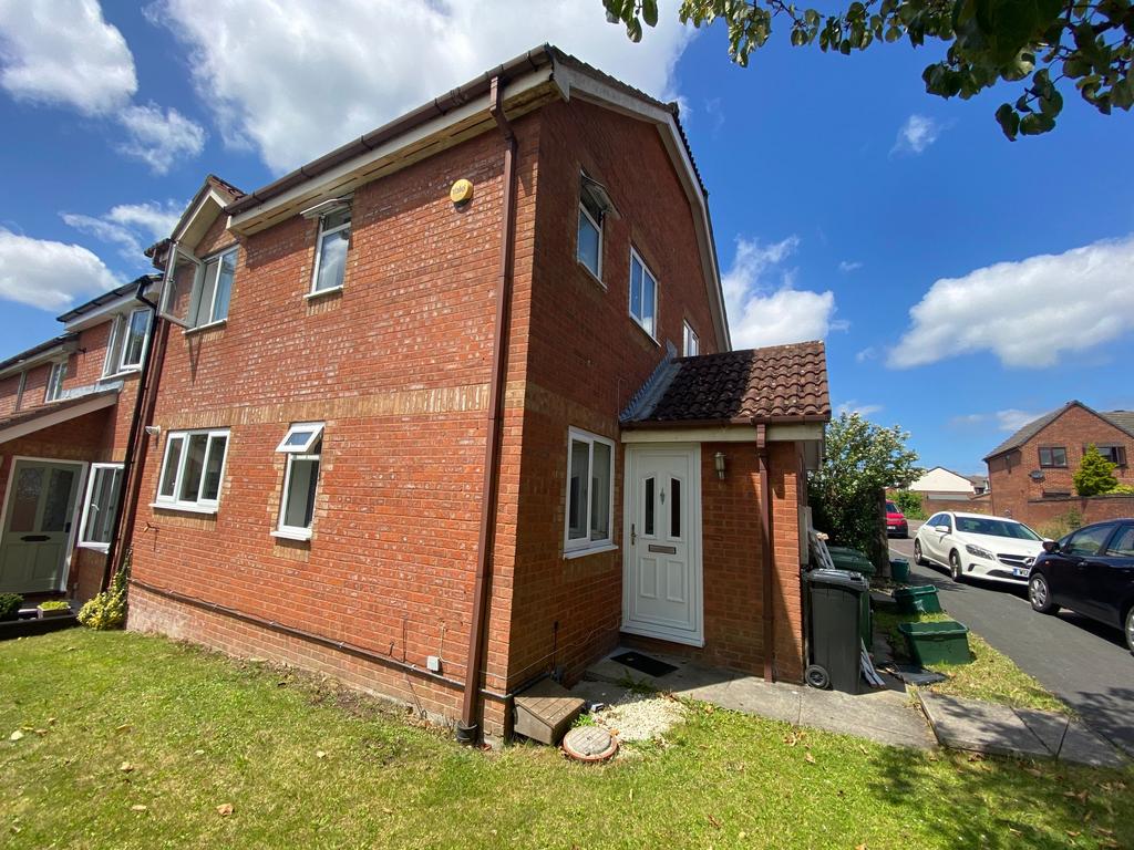 Bradley Stoke, Bristol BS32 2 bed semidetached house to rent £1,200