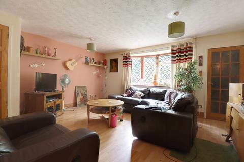 28 Sandy Close, Great Linford, Milton Keynes, MK14 5EE