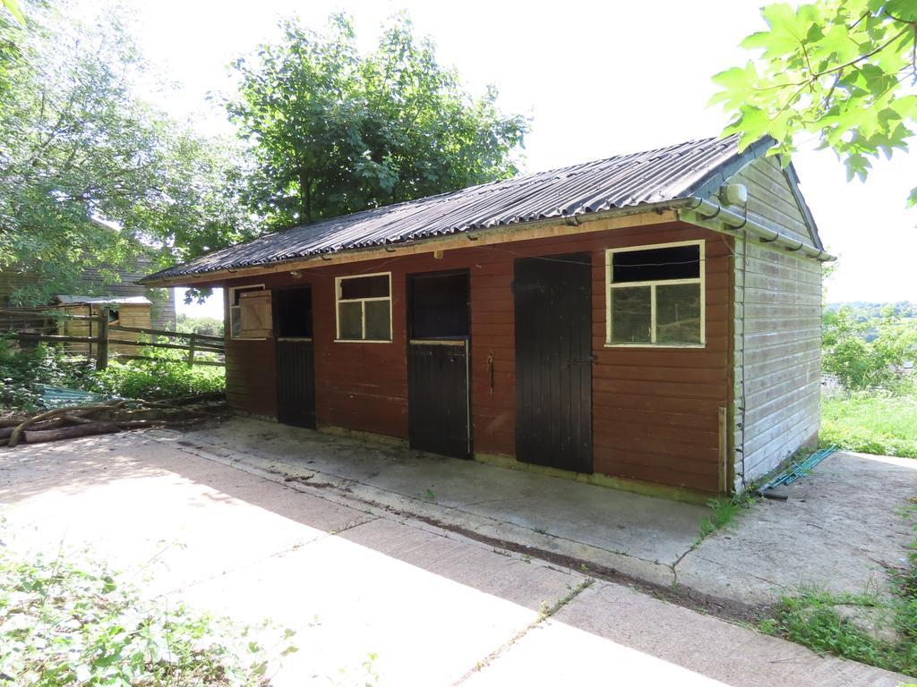 Land at Stroud... Equestrian property £75,000