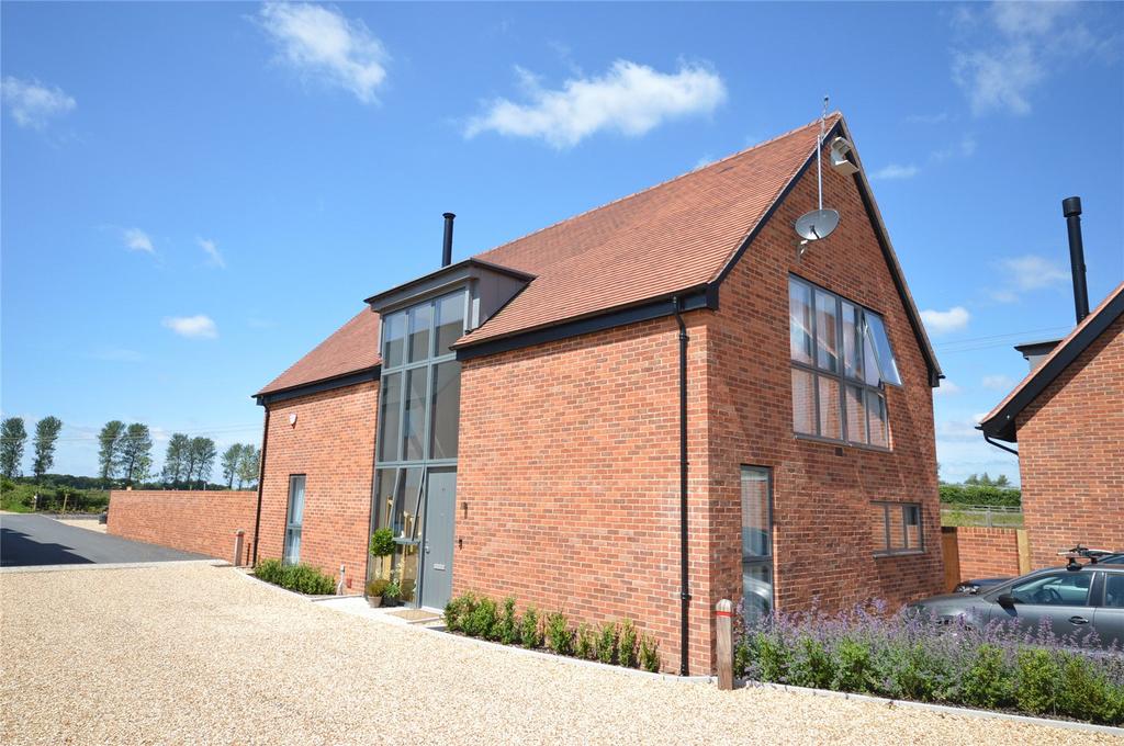Sway Road, Lymington, SO41 4 bed detached house £875,000