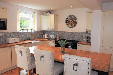 44 Waverley Road, Epsom, KT17 2LT