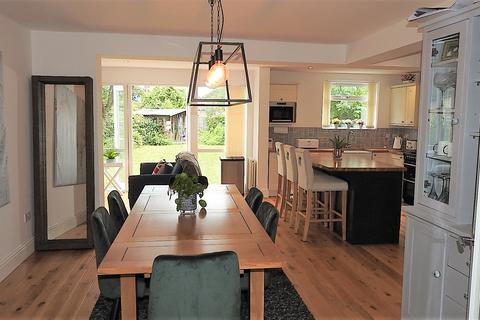 44 Waverley Road, Epsom, KT17 2LT