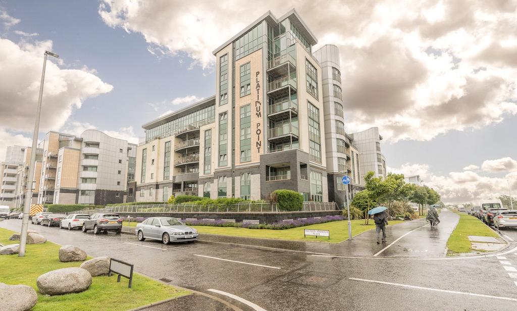 1/2 Western Harbour Drive, Edinburgh... 2 bed flat £265,000