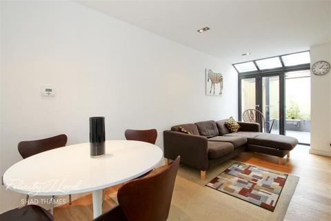 3 bedroom flat to rent, Lynton Road, London