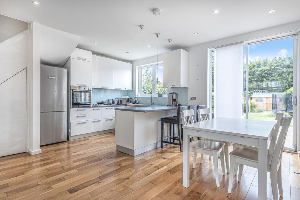 Eastway, Morden 4 bed semidetached house £700,000