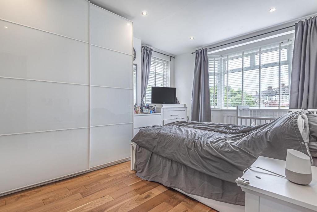 Eastway, Morden 4 bed semidetached house £700,000