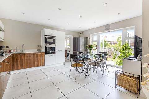 7 Beech Tree Close, Bookham, Leatherhead, KT23 4FB