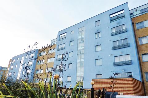 14 Warrior Close, London, SE28 0NL
