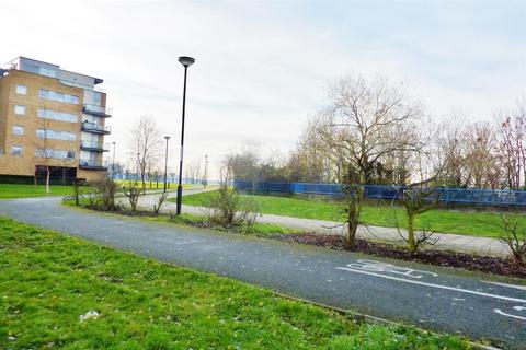 14 Warrior Close, London, SE28 0NL