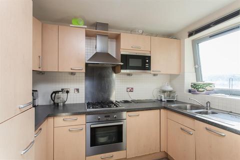 14 Warrior Close, London, SE28 0NL