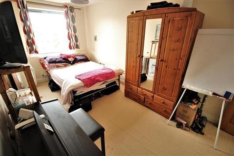 14 Warrior Close, London, SE28 0NL