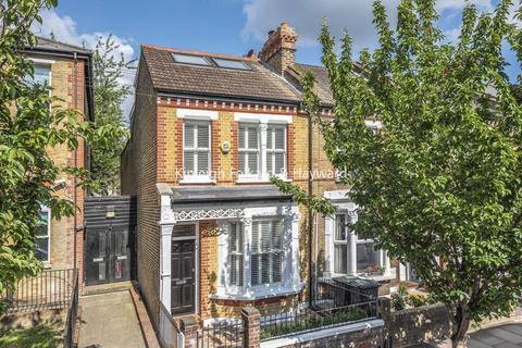 3 Aislibie Road, London, SE12 8QH
