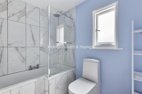 3 Aislibie Road, London, SE12 8QH