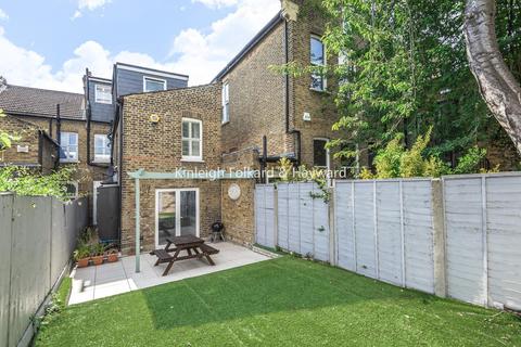 3 Aislibie Road, London, SE12 8QH