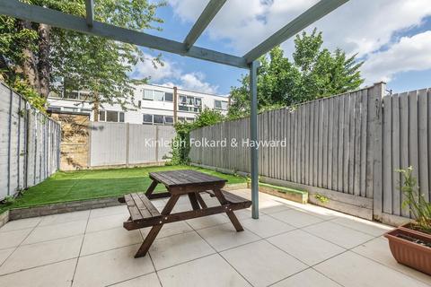 3 Aislibie Road, London, SE12 8QH