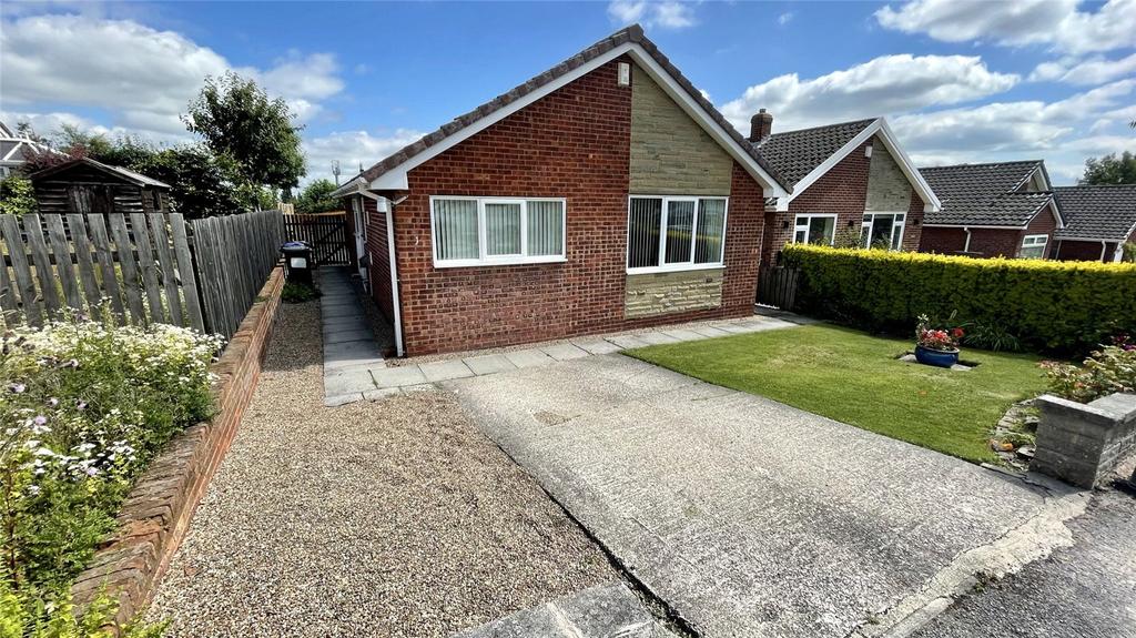 St. Catherines Way, Pogmoor... 3 bed bungalow £235,000
