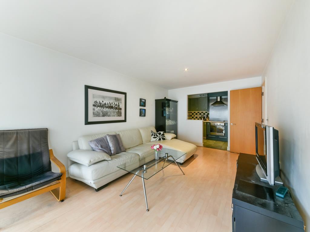 St. Davids Square, London, E14 1 bed apartment £1,452 pcm (£335 pw)