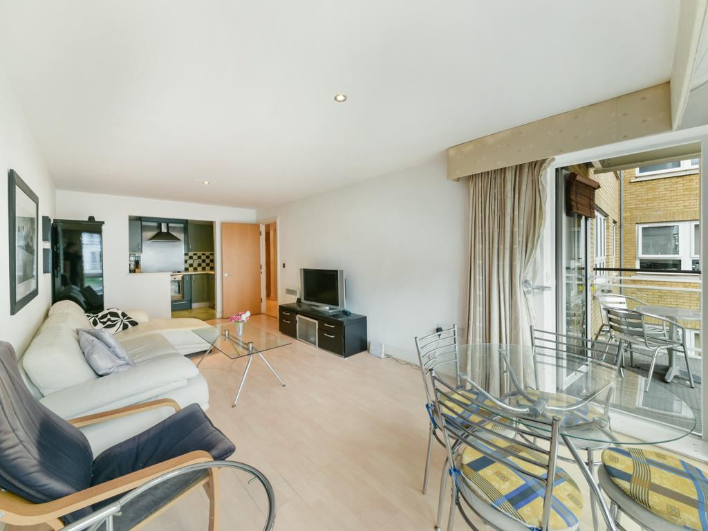 St. Davids Square, London, E14 1 bed apartment £1,452 pcm (£335 pw)
