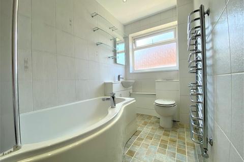 8 Finians Close, Uxbridge, UB10 9NW