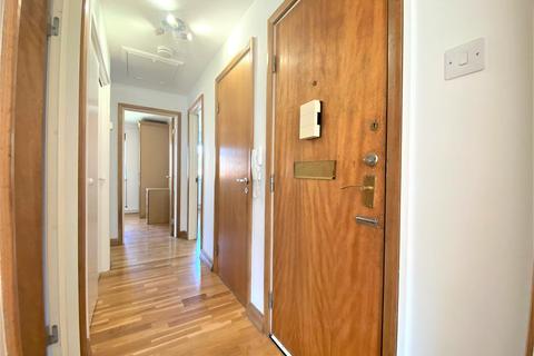 8 Finians Close, Uxbridge, UB10 9NW