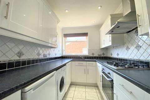 8 Finians Close, Uxbridge, UB10 9NW