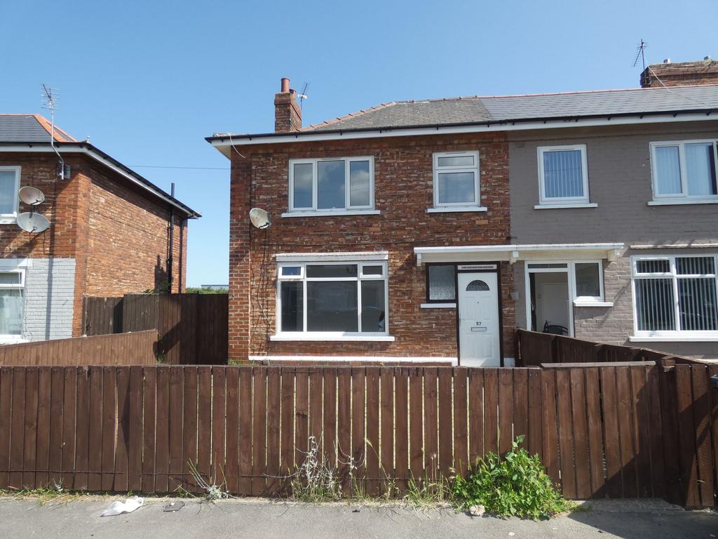 Millbrook Avenue, Brambles Farm... 3 bed semidetached house £60,000