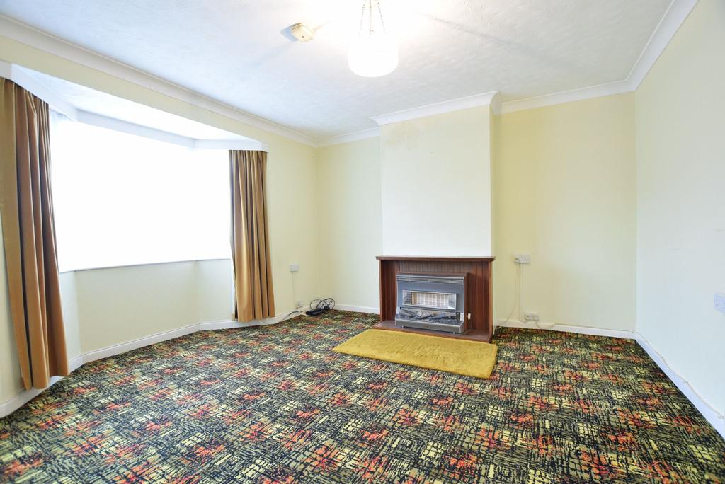 Gainsford Avenue, ClactononSea 2 bed detached bungalow £310,000