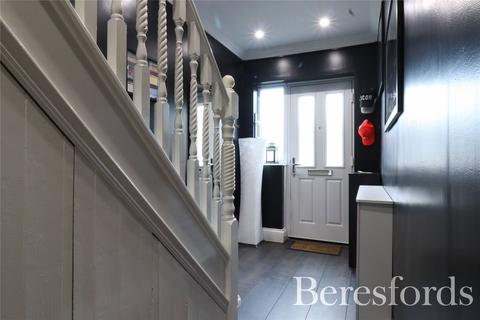 11 Elmer Gardens, Rainham, RM13 7BS