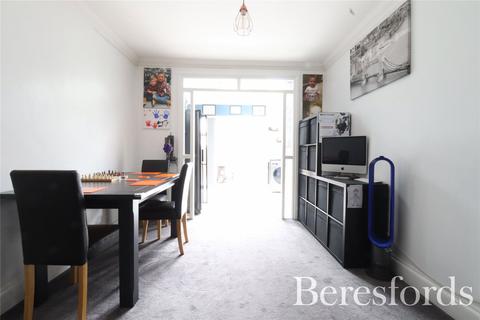 11 Elmer Gardens, Rainham, RM13 7BS