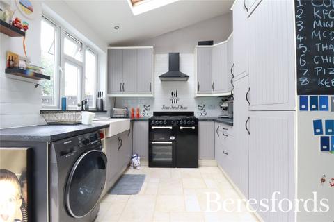 11 Elmer Gardens, Rainham, RM13 7BS
